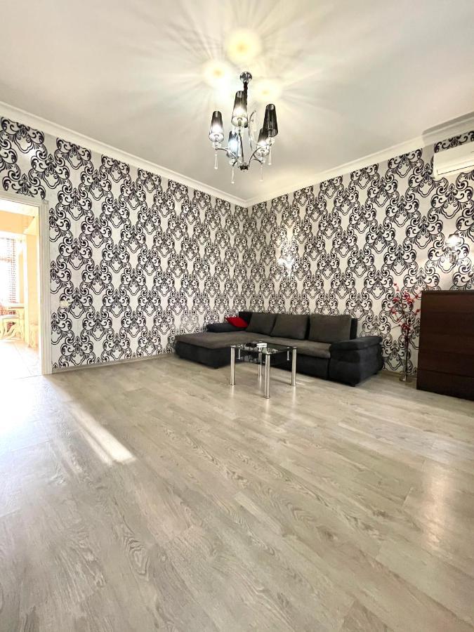 Cozy Apartment On Greek Street 15 Odesa Exterior photo